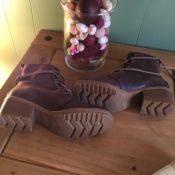 Sorrel Burgundy Lace up Ankle Boots- NWOB - Picture 15 of 16